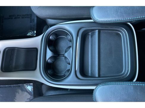 Used 2021 Chrysler Pacifica Touring w/ Uconnect Theater Family Group image 31