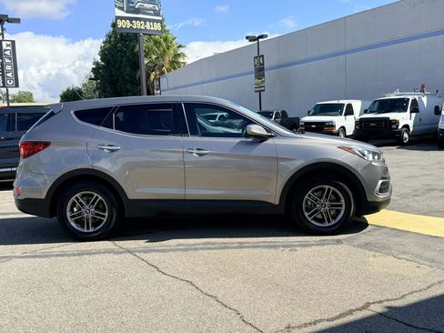 Used 2018 Hyundai Santa Fe Sport image 4