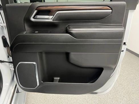 Used 2025 GMC Sierra 3500 SLT image 40