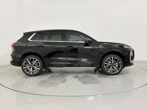 New 2026 Audi Q3 quattro 2.0T AWD/4WD image 8