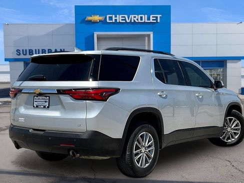 Used 2022 Chevrolet Traverse LT FWD image 4
