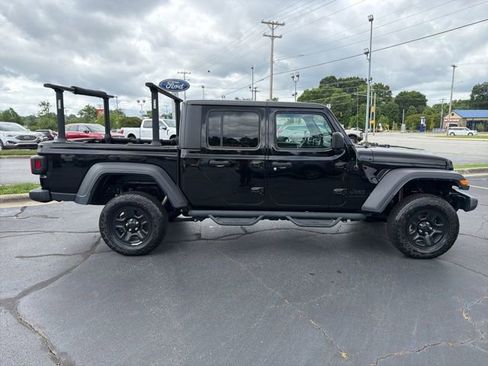 Used 2021 Jeep Gladiator Sport AWD/4WD image 8