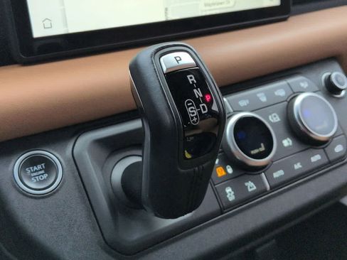 Used 2020 Land Rover Defender 110 X image 34