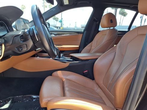 Used 2018 BMW 540i RWD image 21