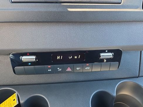 Used 2025 Mercedes-Benz Sprinter 2500 image 14