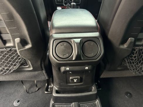 Used 2018 Jeep Wrangler Unlimited Rubicon AWD/4WD image 69