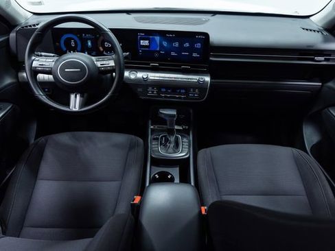 Used 2025 Hyundai Kona SEL image 21