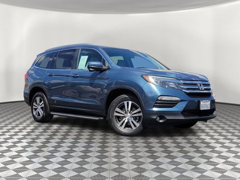 Used 2017 Honda Pilot EX image 2