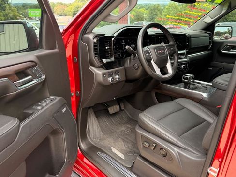 Used 2024 GMC Sierra 1500 SLT AWD/4WD image 5