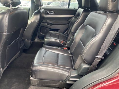 Used 2019 Ford Explorer XLT w/ Equipment Group 202A image 24