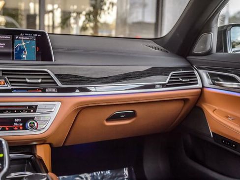 Used 2019 BMW 740i xDrive w/ M Sport Package image 37
