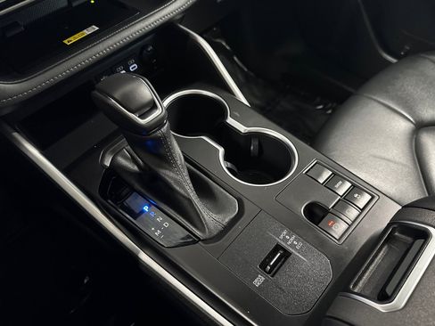 Used 2023 Toyota Highlander XLE image 23