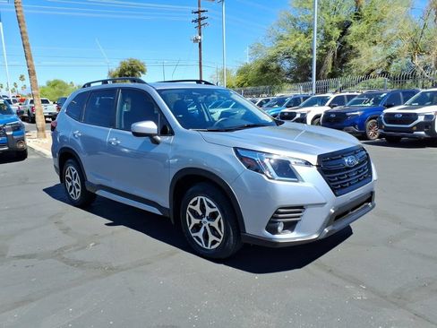 Used 2023 Subaru Forester Premium AWD/4WD image 1