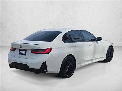 Used 2025 BMW 330i Sedan w/ M Sport Package image 5