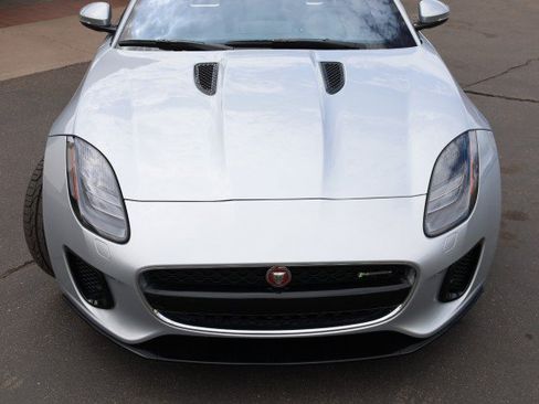Used 2019 Jaguar F-TYPE R-Dynamic RWD image 9