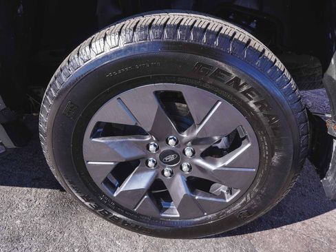 Used 2022 Ford F150 Lightning Lariat image 8