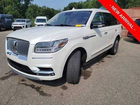 Used 2019 Lincoln Navigator Reserve AWD/4WD image 7