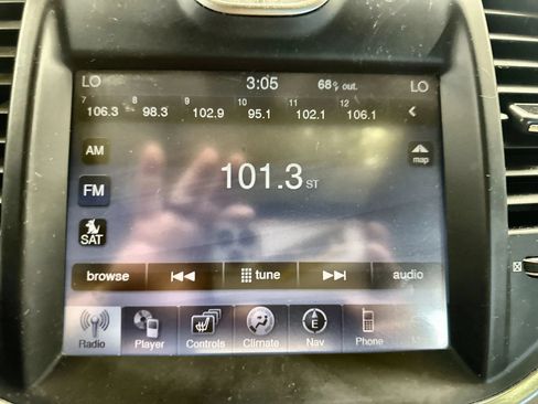 Used 2011 Chrysler 300 C RWD image 18