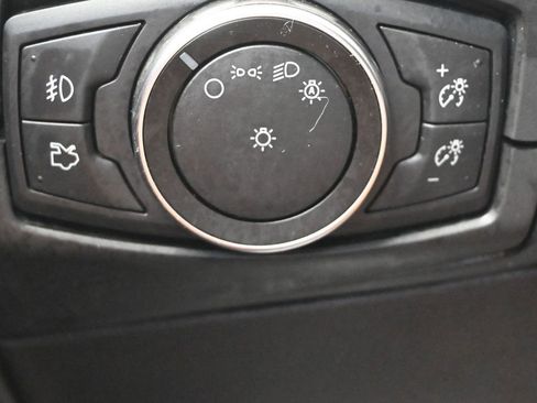 Used 2018 Ford Focus SEL image 27