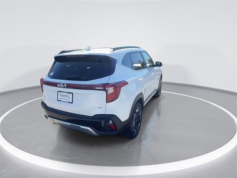 Used 2024 Kia Seltos SX w/ SX Sunroof Package image 8