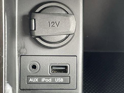 Used 2013 Hyundai Elantra GLS w/ Preferred Pkg image 23