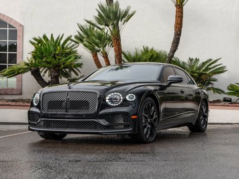 Used 2024 Bentley Flying Spur S V8 image 38