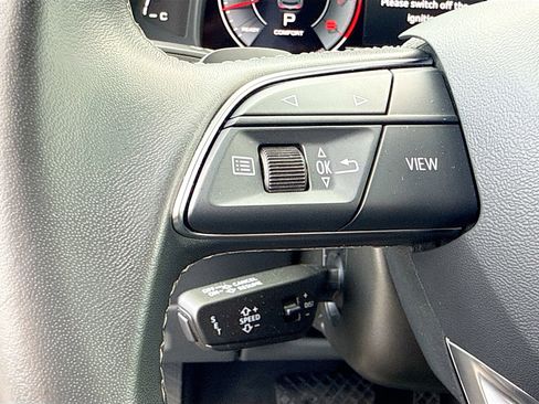Used 2023 Audi Q8 Premium Plus image 36