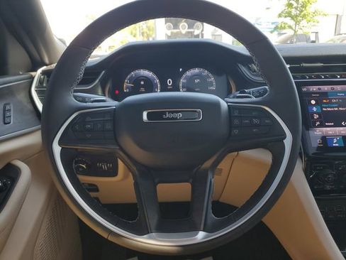 Certified 2025 Jeep Grand Cherokee Limited w/ Luxury Tech Group II RWD image 26