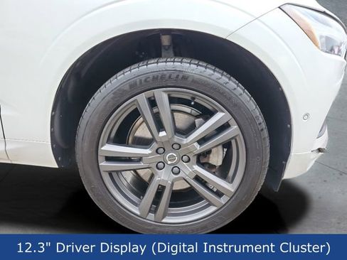 Used 2019 Volvo XC60 T6 Momentum w/ Multimedia Package image 28