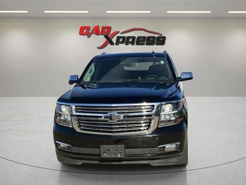 Used 2017 Chevrolet Suburban Premier image 3