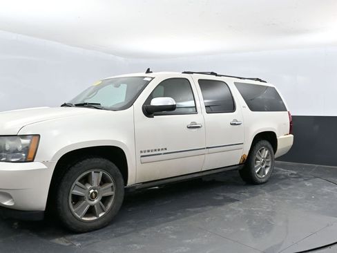 Used 2010 Chevrolet Suburban LTZ image 8