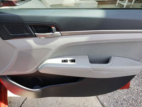 Used 2018 Hyundai Elantra SEL FWD image 19