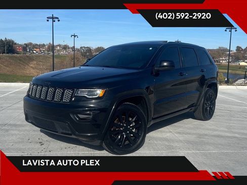 Used 2022 Jeep Grand Cherokee Altitude image 1