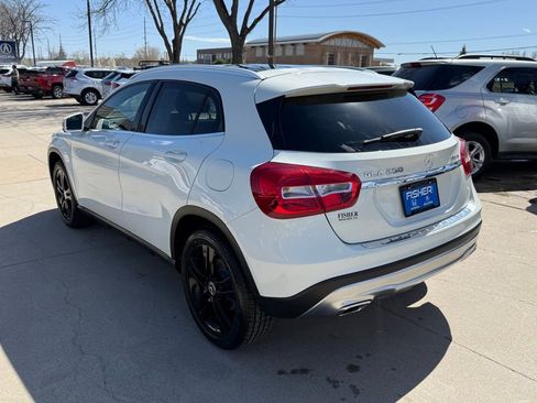 Used 2017 Mercedes-Benz GLA 250 4MATIC image 4