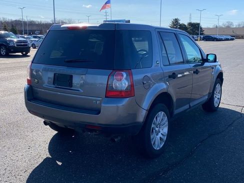 Used 2008 Land Rover LR2 SE image 2