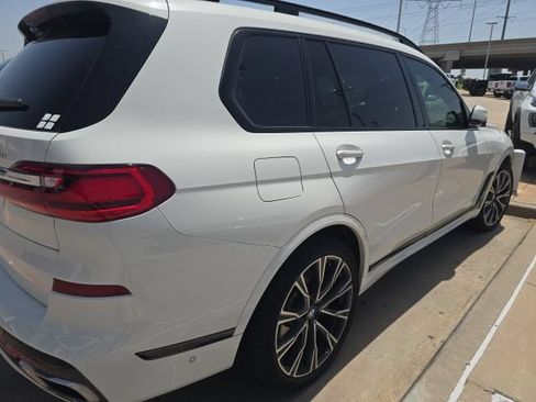 Used 2019 BMW X7 xDrive50i w/ M Sport Package AWD/4WD image 4