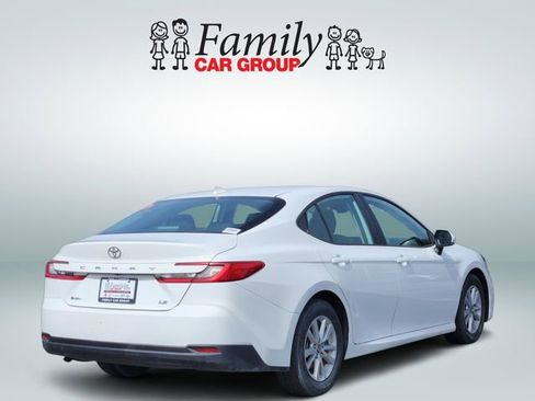 Used 2025 Toyota Camry LE image 4