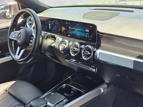 Used 2021 Mercedes-Benz GLB 250 4MATIC image 22