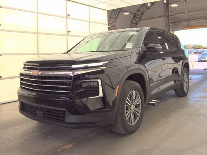 Used 2025 Chevrolet Traverse LT