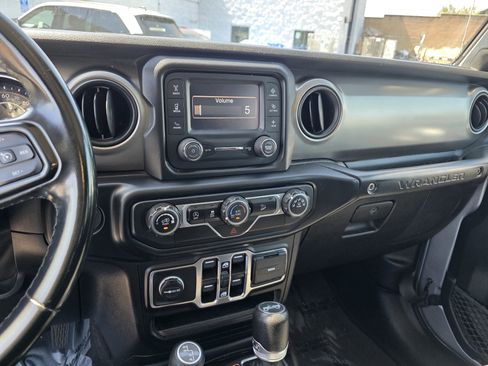 Used 2020 Jeep Wrangler Unlimited Sport S AWD/4WD image 16