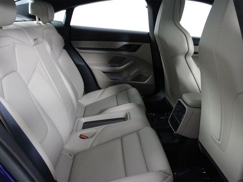 Used 2020 Porsche Taycan Turbo image 30