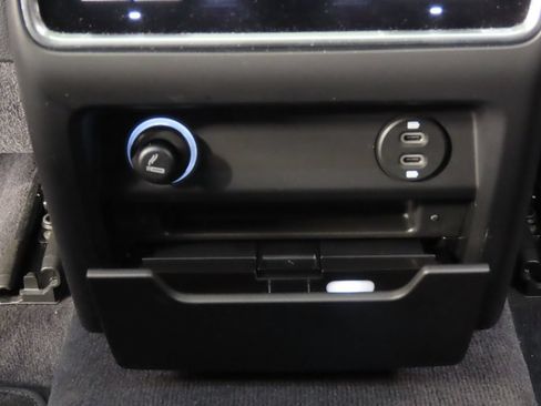 Certified 2023 Porsche Cayenne Coupe AWD/4WD image 35