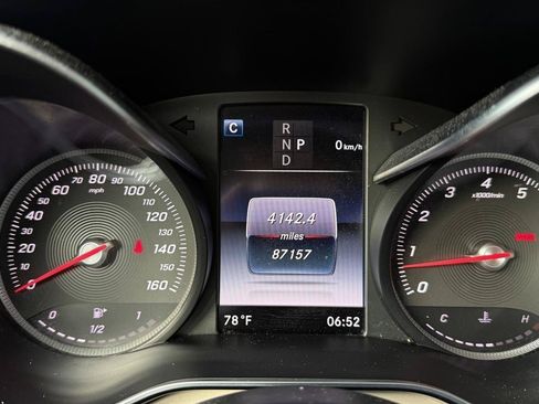 Used 2018 Mercedes-Benz GLC 300 4MATIC image 49