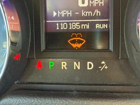 Used 2015 Chrysler Town & Country Touring-L w/ Driver Convenience Group image 12