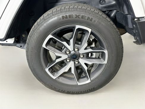Used 2024 Jeep Wrangler Unlimited AWD/4WD image 11