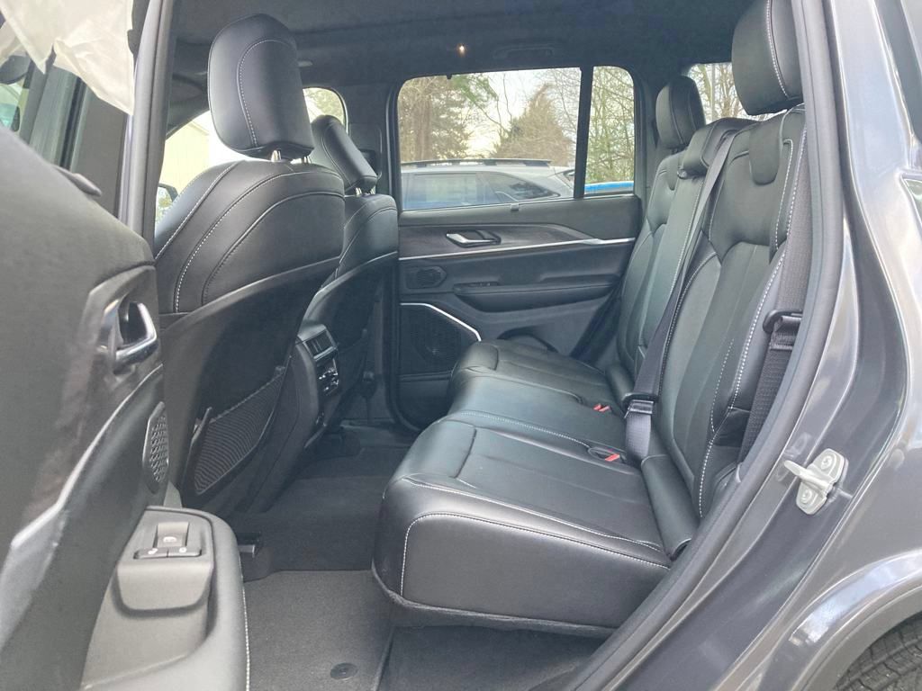 New 2024 Jeep Grand Cherokee Limited 4xe w/ Luxury Tech Group II AWD/4WD image 16