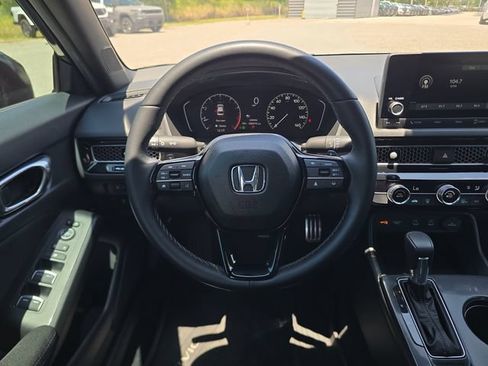 Used 2025 Honda Civic Sport image 10