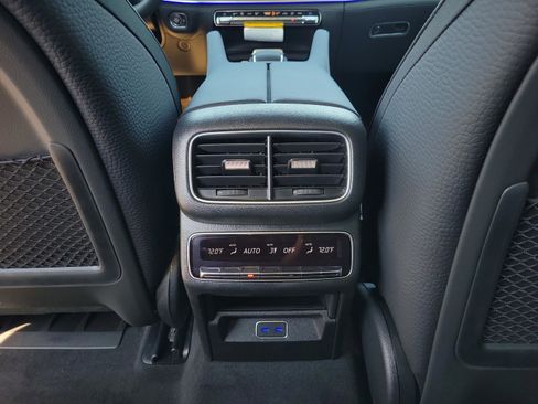 New 2026 Mercedes-Benz GLS 580 4MATIC image 10