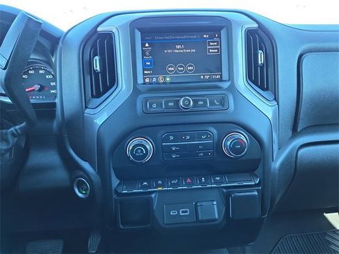 Used 2022 Chevrolet Silverado 1500 Custom image 23