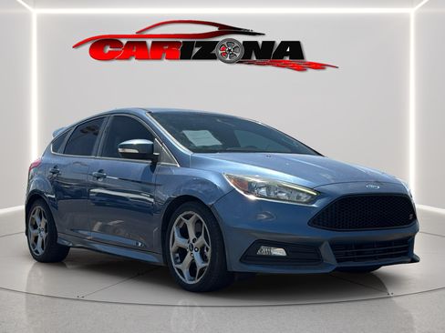 Used 2018 Ford Focus ST FWD image 4